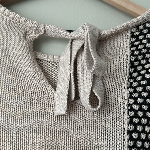 Black & Tan Sweater - Picture 7 of 7